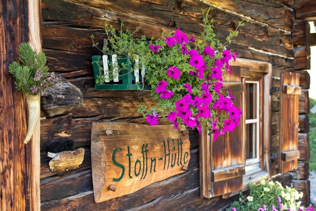 Stoffnhtte am Dachsteingebirge ... Herzlich willkommen in der Stoffnhtte 